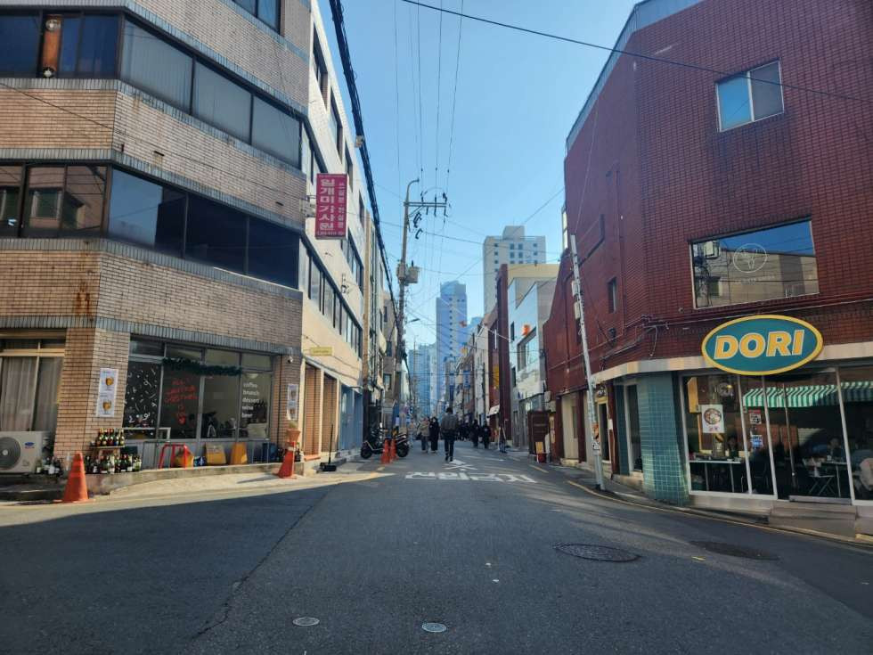 부산 부산진구 전포동 전포사잇길 필라테스 최고의 자리 코너 실평수 약40평 월세 매물번호 10560 사진 1