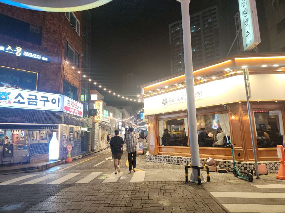 부산 연제구 연산동 오방맛길 핫플상권 중심 약 30평 이상 메인산권 중심 월세 매물번호 16207 사진 1