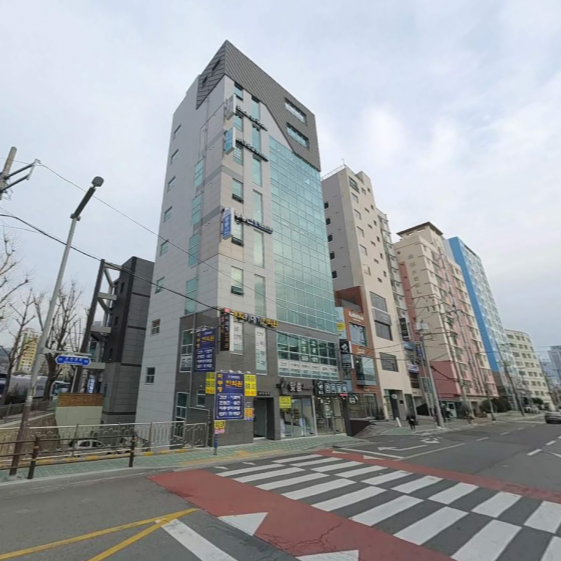 부산 동래구 명륜동 동래역역세권 대로변 접근성 좋은 신축건물 5층 31평 월세 매물번호 17155 사진 1