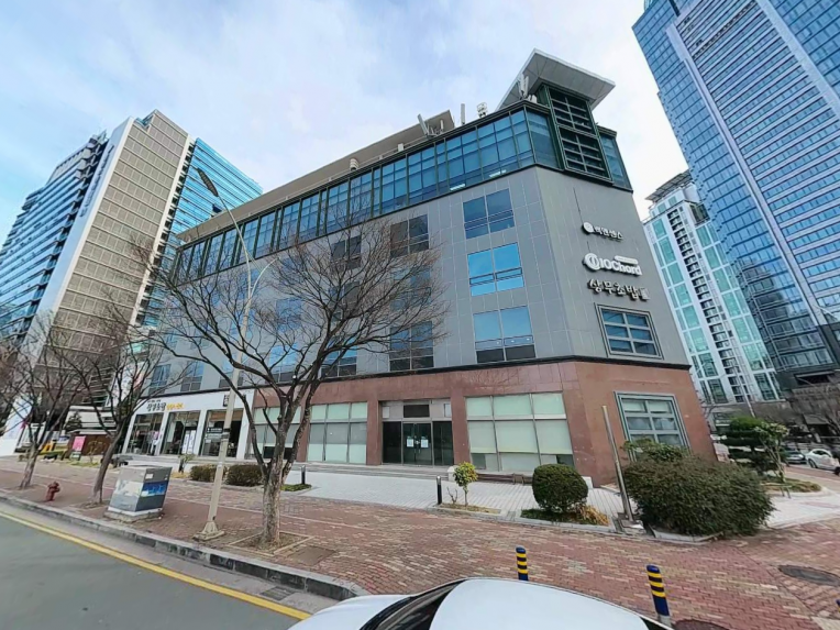 부산 해운대구 우동 센텀시티 내 지식산업센터 사무실 임대 3층 82평, 26년 5월 중 입주가능 월세 매물번호 17172 사진 1
