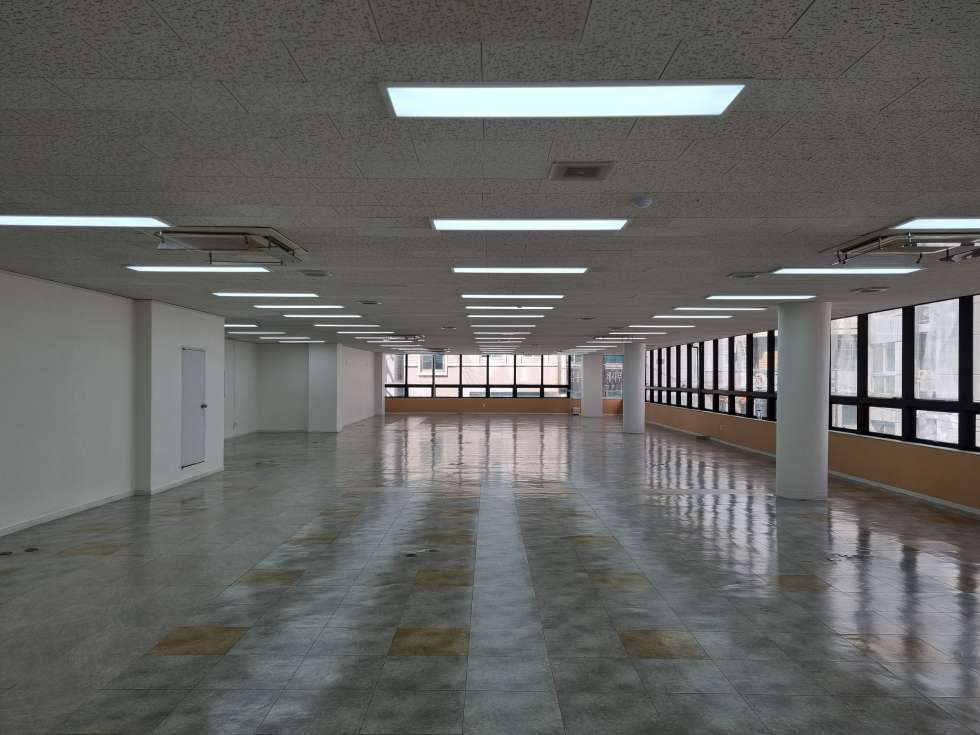 부산 부산진구 부전동 서면역 역세권 임대료 저렴한 대형 사무실 3층 전용 130평 월세 매물번호 17185 사진 2