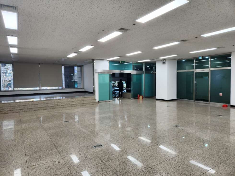 부산 연제구 연산동 연산역 부근 대형 사무실 약 94평 월세 매물번호 10201 사진 1