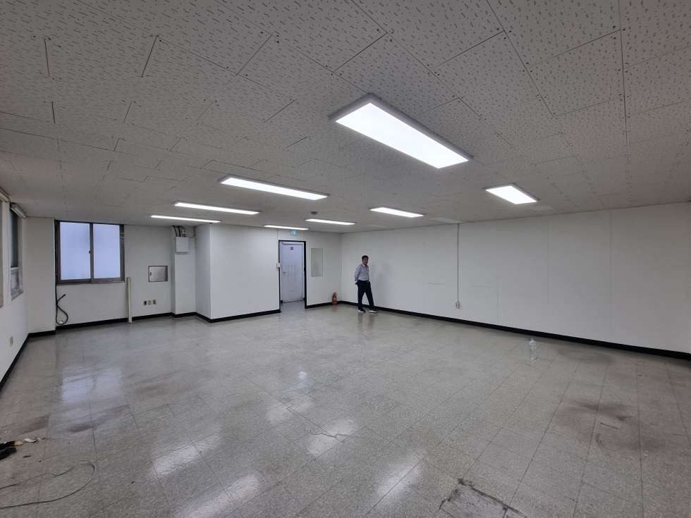 부산 부산진구 범천동 범내골역 역세권 2층 26평 임대료 저렴한 사무실 월세 매물번호 16935 사진 1