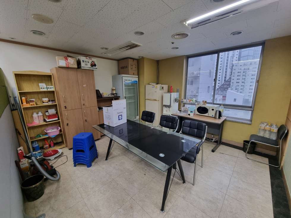 부산 부산진구 부전동 서면 오피스빌딩 전용 83평 대형 사무실임대, 전용 18평 ~ 103평 평형대 다양 월세 매물번호 16812 사진 2