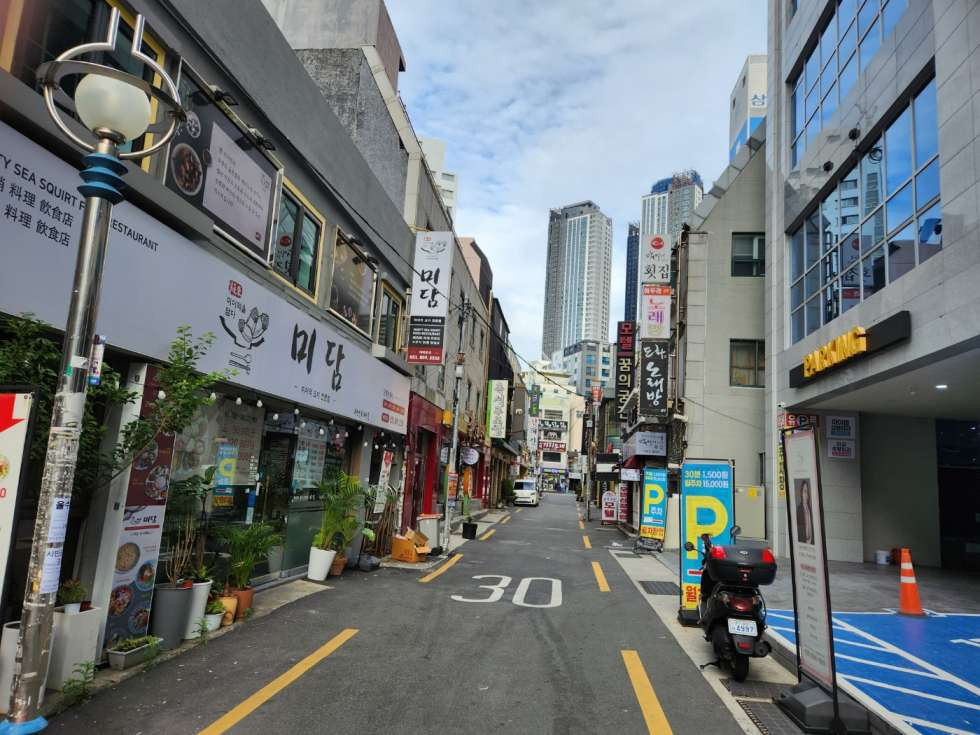 부산 부산진구 부전동 서면 롯데 후문 메인상권 중심 1층 약 34평 월세 매물번호 16995 사진 1