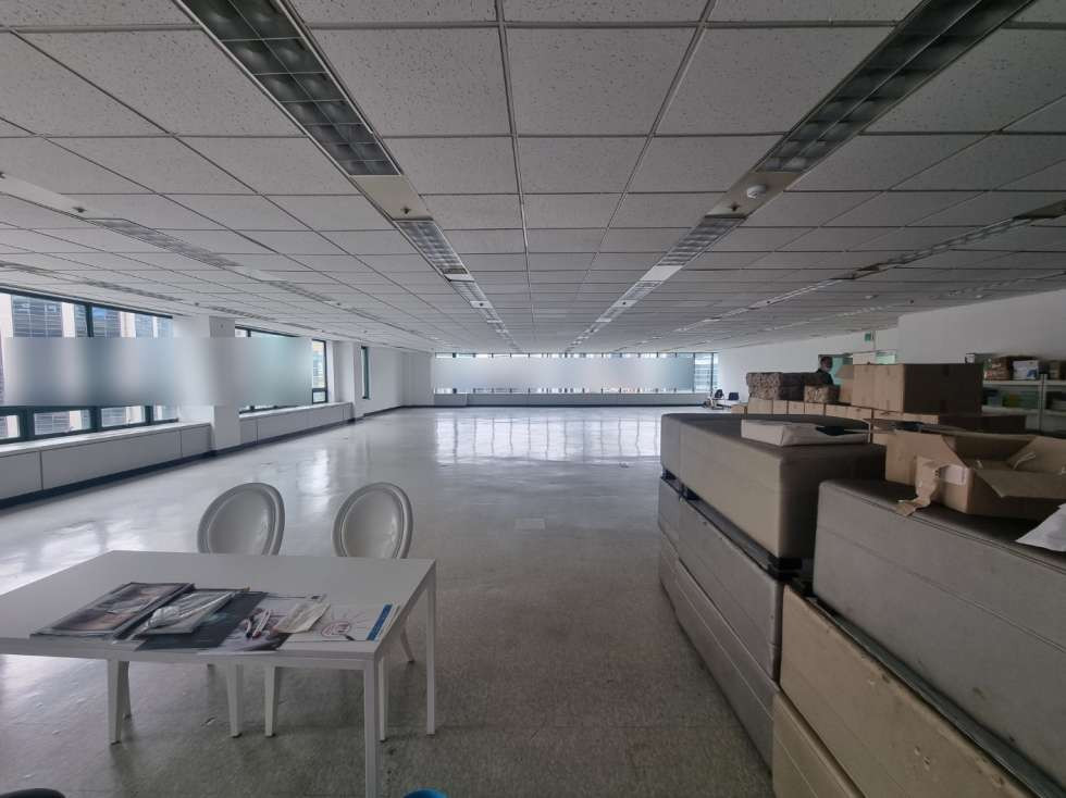 부산 부산진구 부전동 서면역 초 역세권 사무실. 금융 기업이 관리하는 건물 월세 매물번호 12565 사진 1