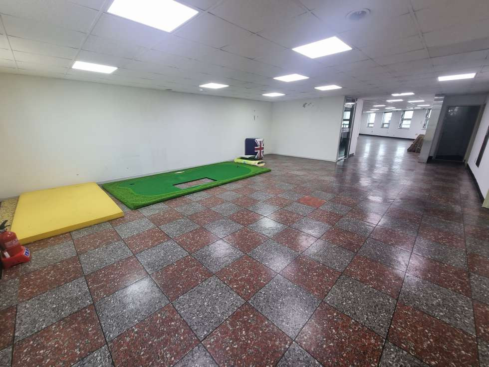 부산 수영구 수영동 민락역 인근 주거지 밀집지역. 삼거리 코너자리 대형 사무실 월세 매물번호 12935 사진 1