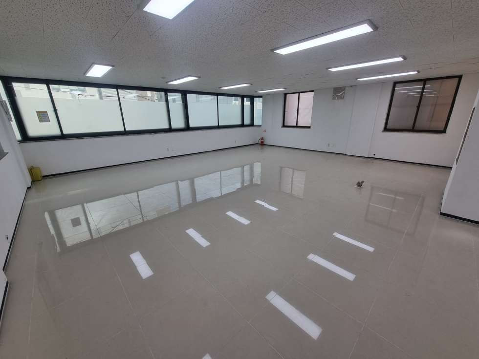 부산 부산진구 양정동 양정역 초 역세권, 내부 깔끔한 상가! 전용 약 45평/사무실, 마사지 샵, 판매업 어느 업종이든 가능! 월세 매물번호 13409 사진 2