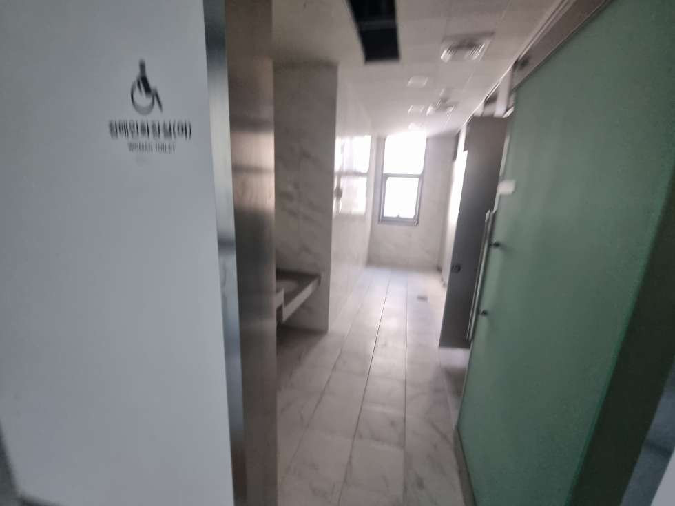 부산 금정구 장전동 장전레미안 인근 신축 메디컬 빌딩!! 전용 46평, 내부 깔끔! 2층 55평 있음. 동시 사용가능(한 개층 단독사용임) 월세 매물번호 13434 사진 4