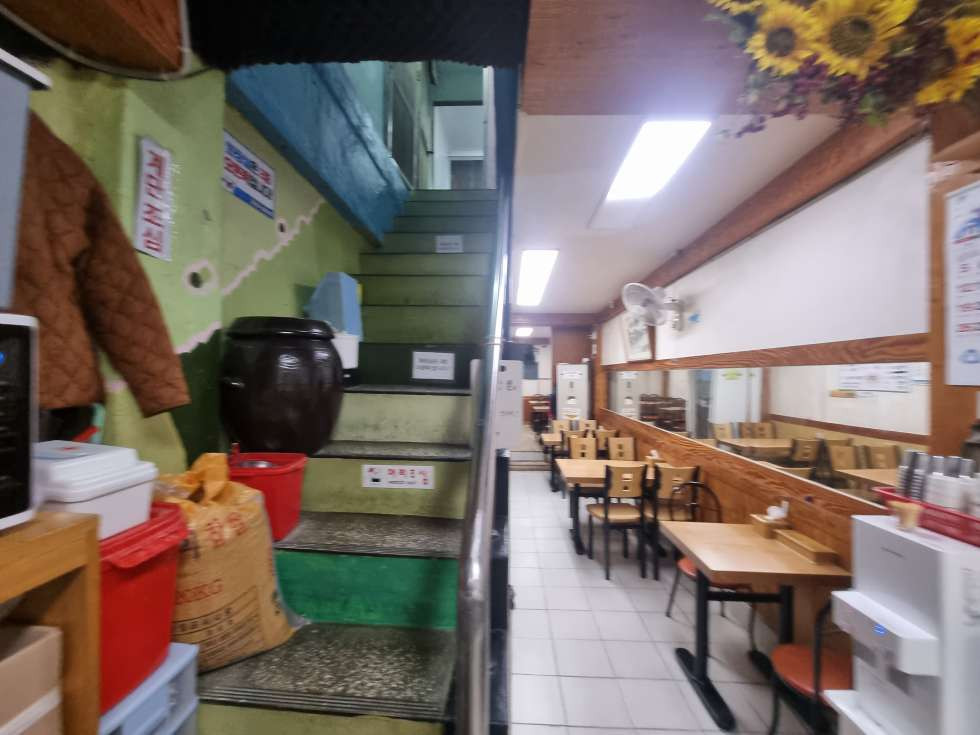 부산 부산진구 양정동 양정시장 내 1,2층 통임대! 현재 성업중인 가게! 일반 음식점 추천! 월세 매물번호 13532 사진 6
