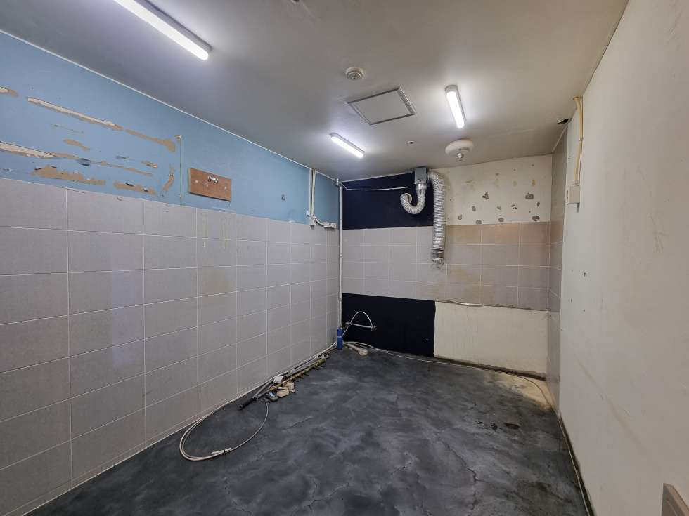 부산 부산진구 부전동 부전시장 인근, 오피스텔 단지 내 상가! 전용 약 39평/미용관련업, 사무실, 학원, 1인 PT, 체형교정 등 다용도 추천! 월세 매물번호 13606 사진 3