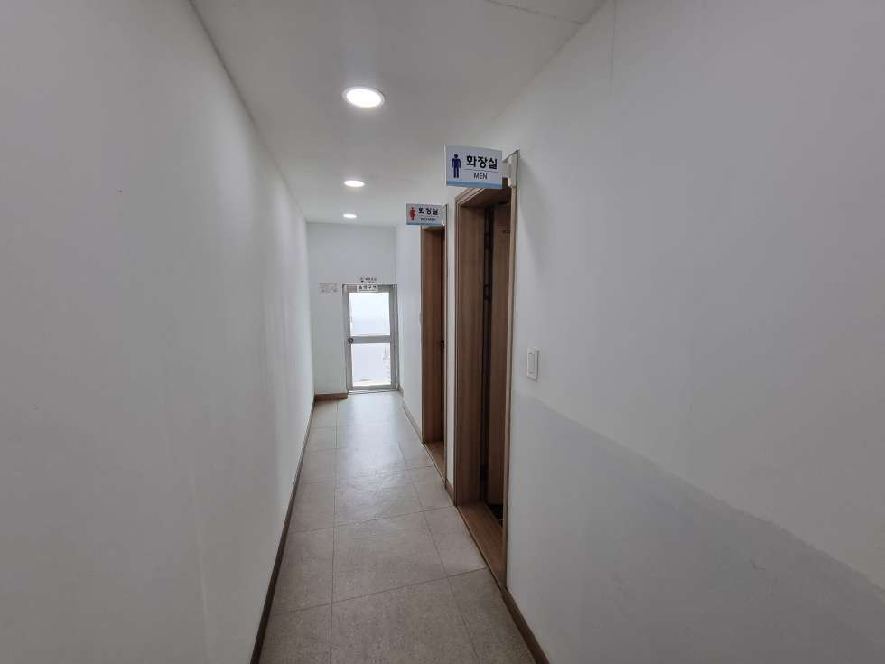 부산 동구 수정동 부산진역 초 역세권/50평 사무실 임대/전용 약 80평/ 내부 인테리어 깔끔! 월세 매물번호 14314 사진 4