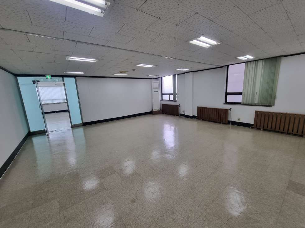 부산 동구 초량동 부산사무실. 초량동 업무지역 내 시설 깔끔한 중형 사무실. 월세 내 관리비 포함 월세 매물번호 14353 사진 3