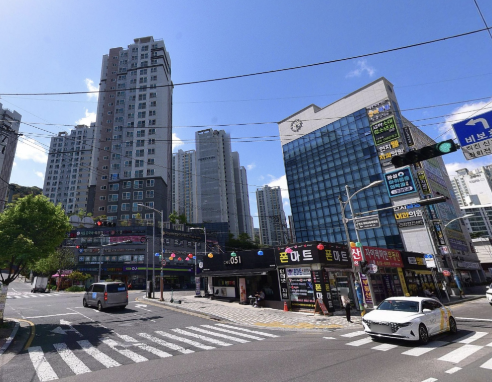 부산 부산진구 초읍동 초읍동 주거지 밀집지역 도로변 노출좋은 1층 상가 전용 17평 월세 매물번호 16801 사진 1