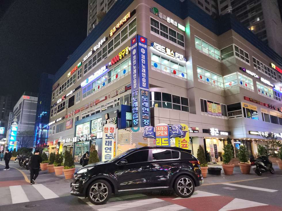 부산 연제구 연산동 1동 한창타워 메인상권 중심 1층 약 26평 월세 매물번호 16977 사진 1