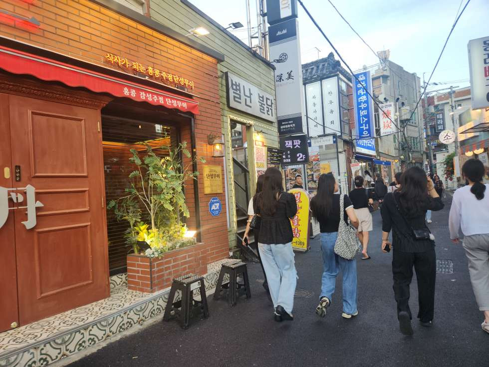 부산 동래구 명륜동 동래 메가마트 후문 상권 메인 약 30평 월세 매물번호 17003 사진 1